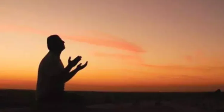 İbadet ve Dua Eden Bir Varlık Olarak İnsan